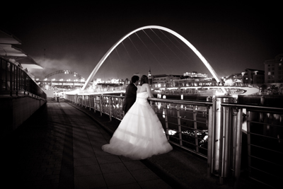 wedding photo newcaste quayside millenium bridge andrew davies