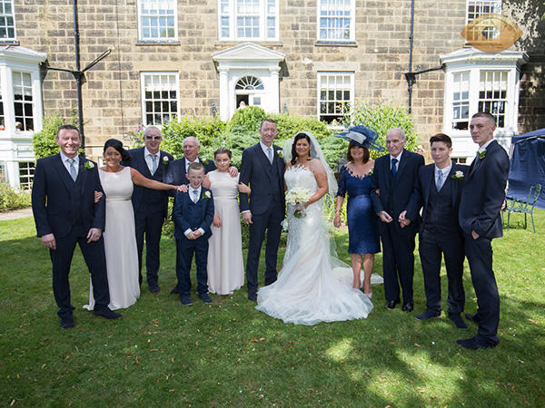 cleveland tontine wedding photographer group photo